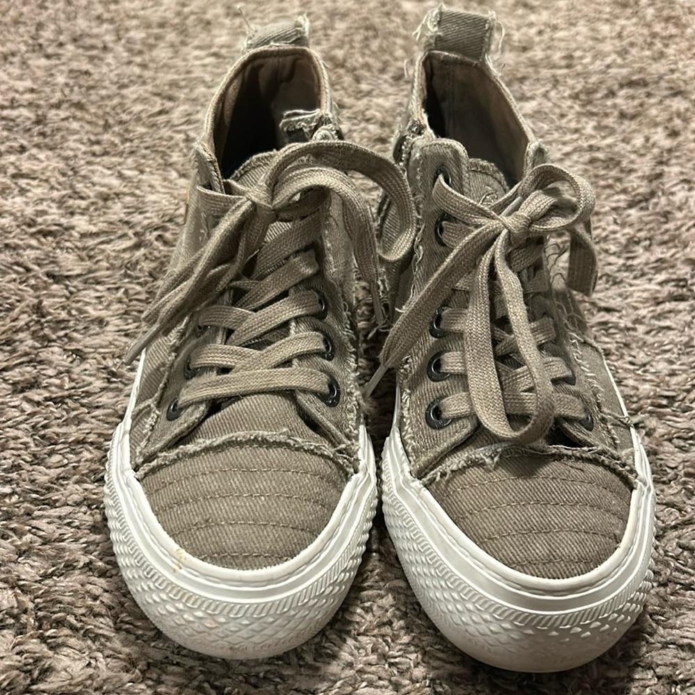 Blowfish platform sneakers‼️‼️